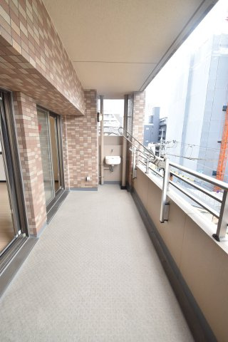 大阪市都島区東野田町１丁目の賃貸マンションのバルコニー
