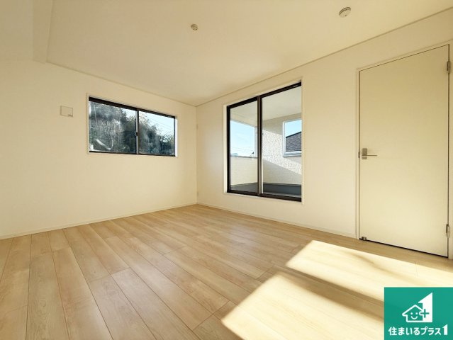 岸和田市門前町　第2期　新築一戸建ての洋室|シンプルな洋室は、自分好みのインテリアが楽しめます♪ご家族とインテリアや家具を選びに行くのは新築購入時の醍醐味の一つです。ぜひお楽しみください♪