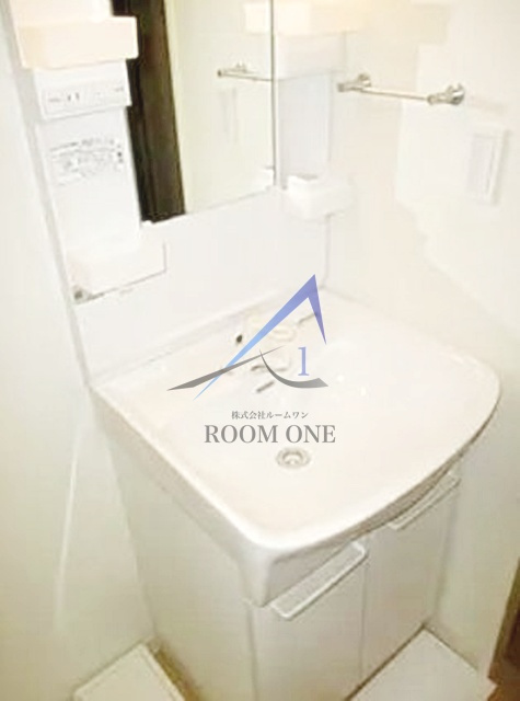 田端公園アパートメンツの洗面所|独立洗面台です。