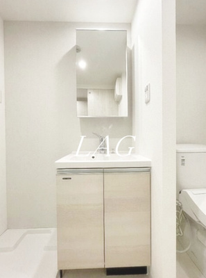 【洗面所】 | ＣＲＥＡＬｐｒｅｍｉｅｒ目黒 | 独立洗面台です。