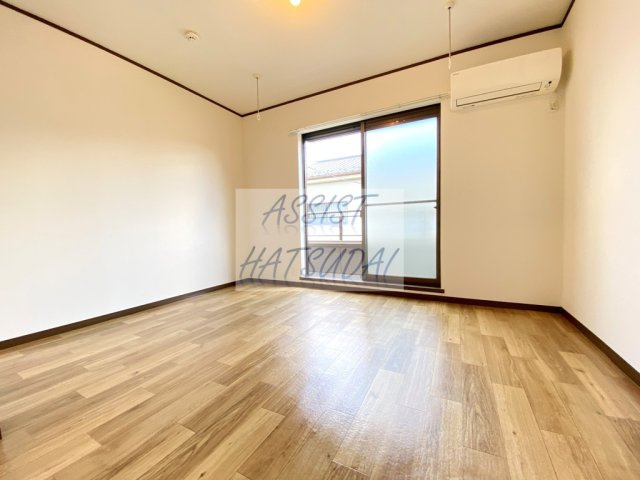 アーバンS’ｓ（アーバンエスズ）の居間・リビング|LINEでのお問い合わせもお待ちしております♪