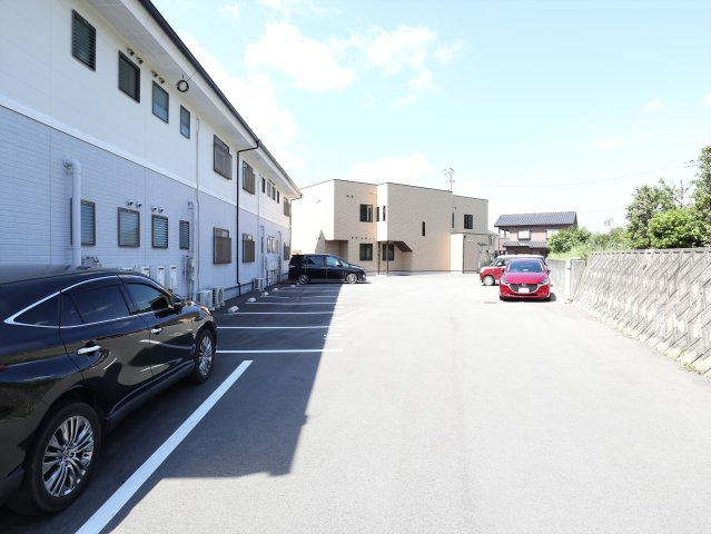 ビューコート寺家の駐車場