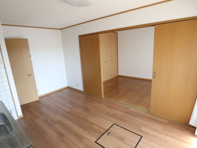 ビューコート寺家の居間・リビング