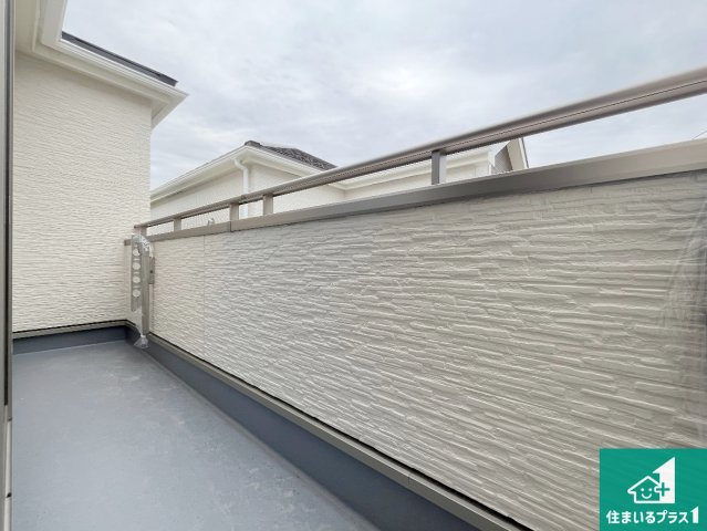 明石市二見町東二見　新築一戸建てのバルコニー|ワイドバルコニーは洗濯物を干すスペースが広いのでご家族が多くても安心！