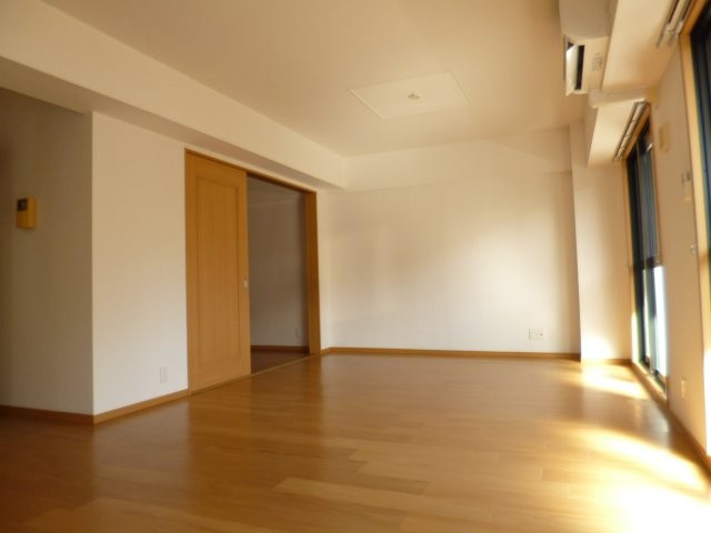 サニーレジデンス　ＹＫの居間・リビング