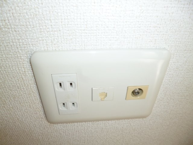 サニーレジデンス　ＹＫの設備|ＴＶジャック・電話モジュラー