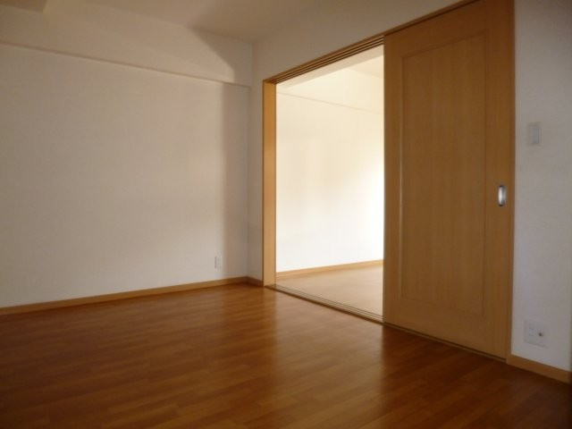 サニーレジデンス　ＹＫの洋室