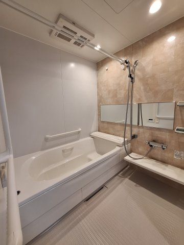 (シニア限定)ヘーベルVillage春日の浴室