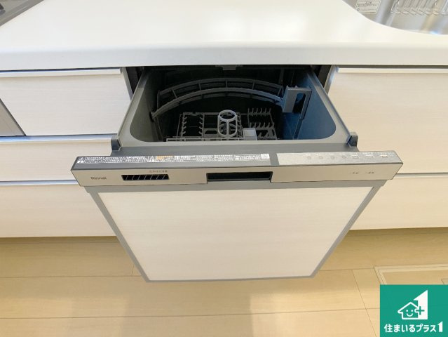 明石市二見町東二見　新築一戸建ての設備|食事後の一仕事、食器洗いをボタン一つでお任せできちゃいます！場所を取らないビルトイン式なので、お料理スペースもしっかり確保！