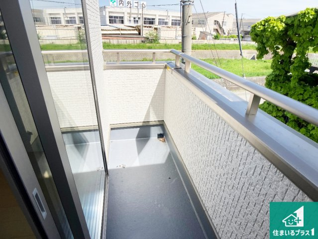 明石市二見町東二見　新築一戸建てのバルコニー|ワイドバルコニーは洗濯物を干すスペースが広いのでご家族が多くても安心！