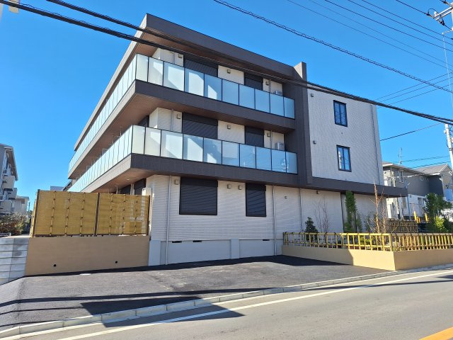 (シニア限定)ヘーベルVillage春日の外観