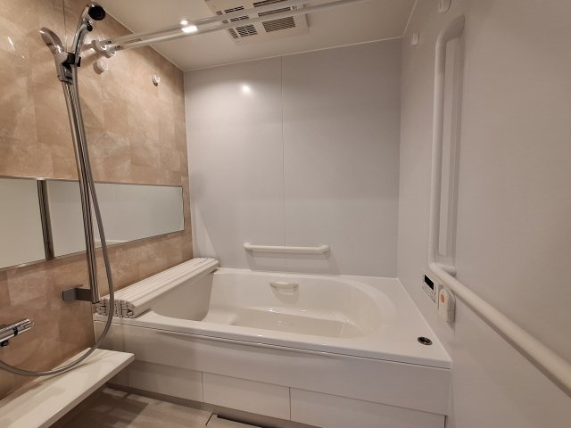 (シニア限定)ヘーベルVillage春日の浴室