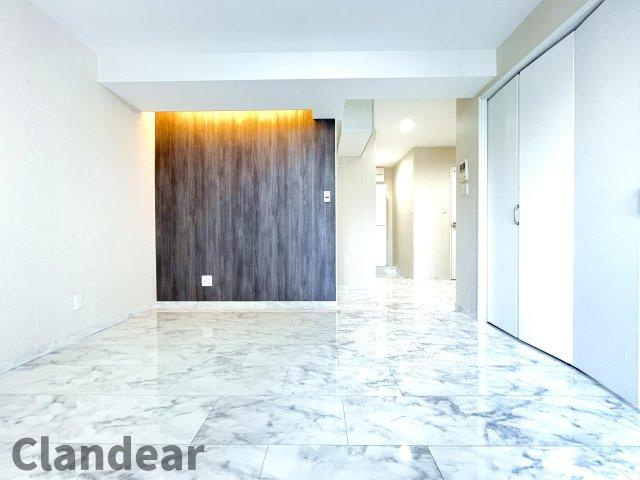 リレント第2三ノ輪の居間・リビング|ドキドキの新生活も、安心してスタート。ぴったりの住まいを見つけませんか？クランディアが一緒に住まい選びをサポートします‼　まずは、お気軽にお問合せください　＃クランディア