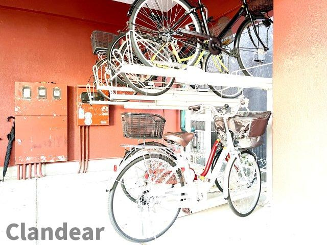 リレント第2三ノ輪の駐輪場|ドキドキの新生活も、安心してスタート。ぴったりの住まいを見つけませんか？クランディアが一緒に住まい選びをサポートします‼　まずは、お気軽にお問合せください　＃クランディア