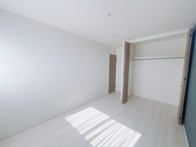 【新築戸建】高崎塚田町の洋室|■1階洋室｜子供部屋のメリットは「自立心を養うことができる」「自分で整理整頓できるようになる」そして、お子様が成長した際には「プライバシーを確保できる」といい事だらけ