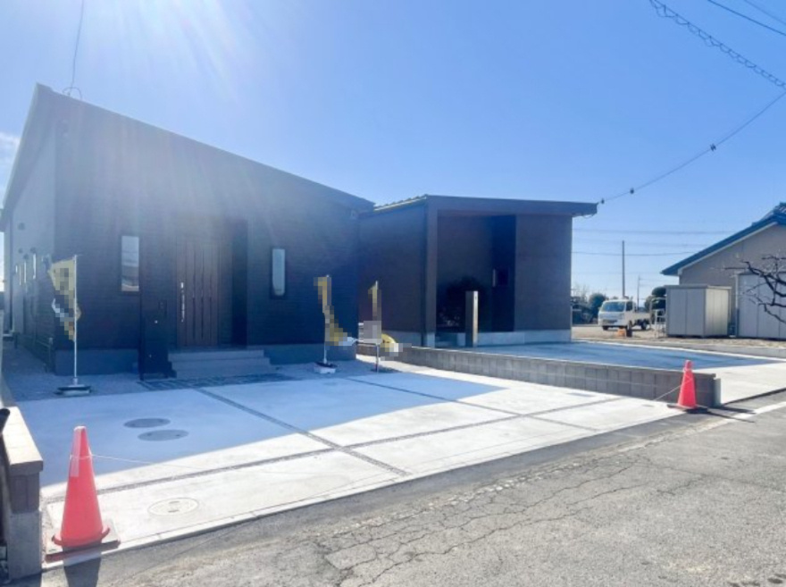 【新築戸建】高崎塚田町の外観|■外観｜特徴のある個性的な住まいと美しい街並み、そして住みやすい環境を、ぜひ現地でご覧になりませんか。お気軽にお問合せください(^^)  