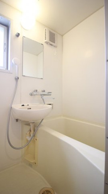 【浴室】 | メゾン山岡 | 退去前のため、別部屋のお写真です。