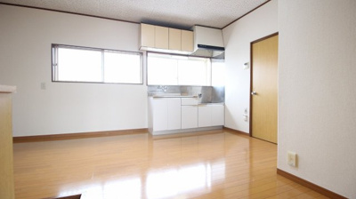 【キッチン】 | メゾン山岡 | 退去前のため、別部屋のお写真です。