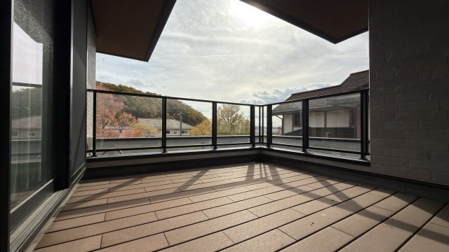紫山5丁目　中古土建のバルコニー|2階洋室2部屋に面するバルコニー。