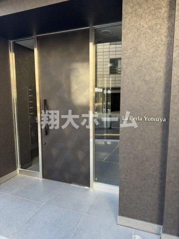 Ｌａ　Ｐｅｒｌａ　Ｙｏｔｓｕｙａのエントランス
