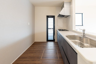 【キッチン】 | 亀山市能褒野町《1号棟》