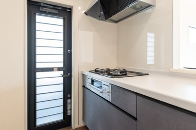 【その他】 | 亀山市能褒野町《1号棟》 | 勝手口