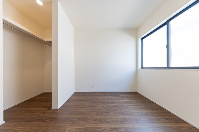 【洋室】 | 亀山市能褒野町《1号棟》