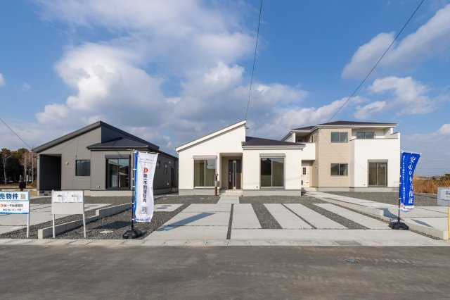 【外観】 | 亀山市能褒野町《1号棟》