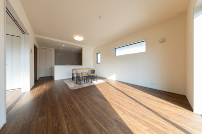 【居間・リビング】 | 亀山市能褒野町《1号棟》