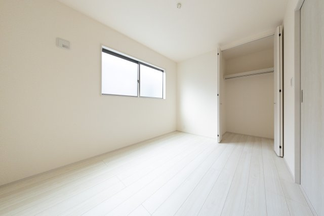 【洋室】 | 亀山市能褒野町《2号棟》