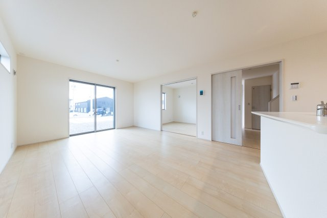 【居間・リビング】 | 亀山市能褒野町《3号棟》