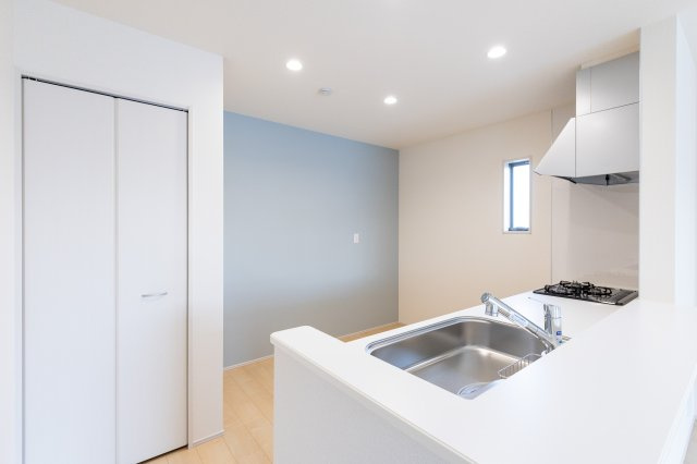 【キッチン】 | 亀山市能褒野町《3号棟》