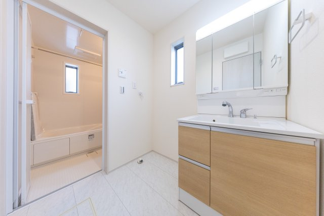 【洗面所】 | 亀山市能褒野町《3号棟》