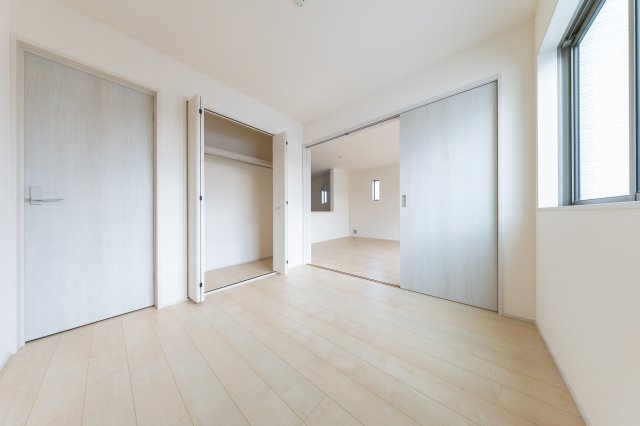 【洋室】 | 亀山市能褒野町《3号棟》