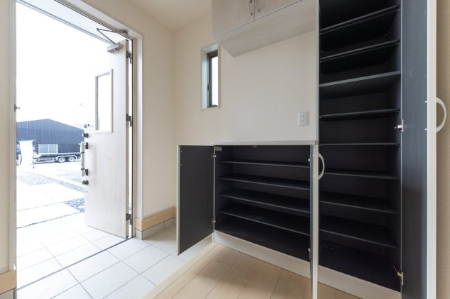 【収納】 | 亀山市能褒野町《3号棟》 | 玄関収納