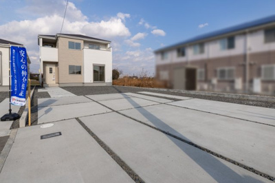 【前面道路含む現地写真】 | 亀山市能褒野町《3号棟》