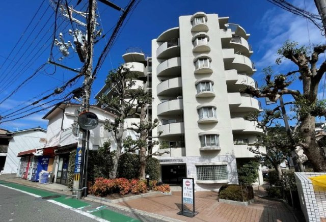 エクセレンス塩屋の外観