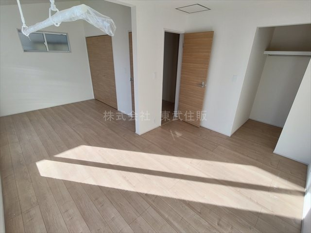 【ダイニング】 | 川越市笠幡　全3棟　2号棟 | 食卓を囲むダイニング