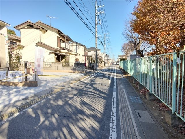 【前面道路含む現地写真】の画像