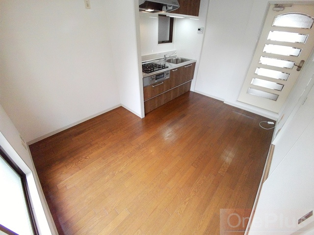 サンコート住吉駅前の洋室