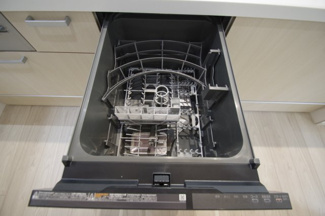 【キッチン】 | 【仲介手数料無料！！】日野市日野本町3丁目　新築戸建て（全4棟）2号棟　5499万円 | 食器洗い乾燥機