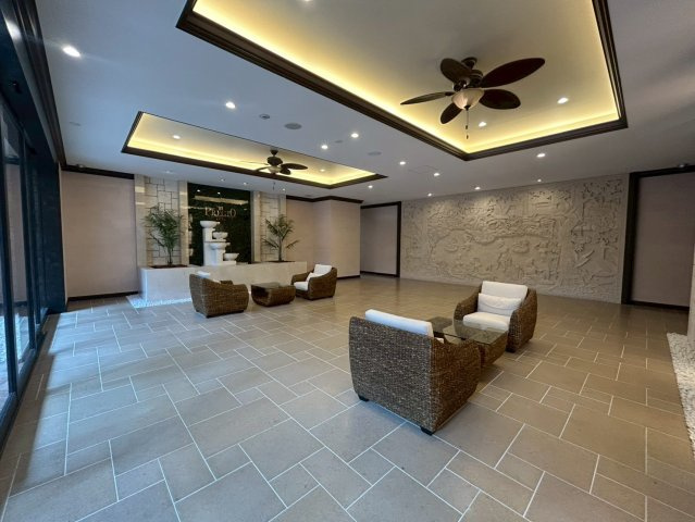 プレジオ九条のロビー