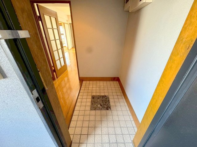 グランヴィ新大阪の玄関