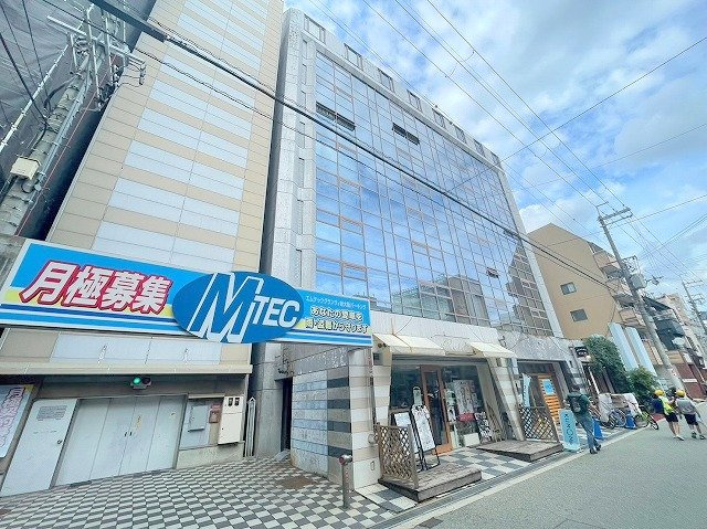 グランヴィ新大阪の外観