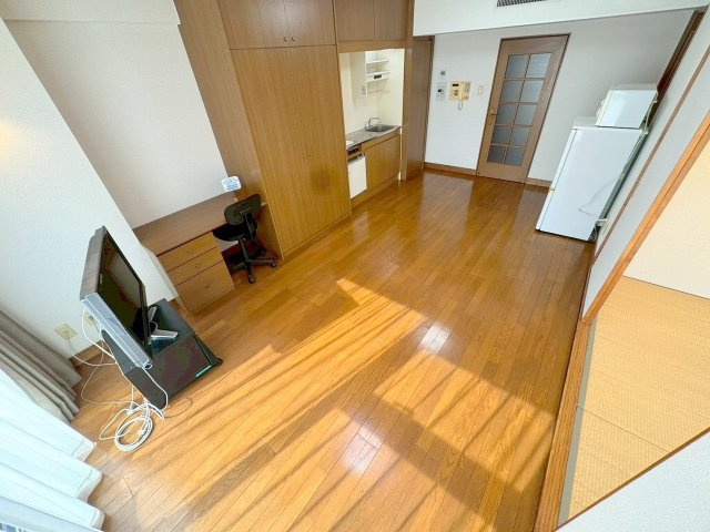 グランヴィ新大阪の居間・リビング