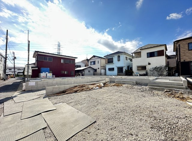 【外観】 | 富士見市水谷東1丁目　新築一戸建住宅　全4棟　(志木本店) | 販売現地／2025年12月6日撮影　
水谷東小学校まで徒歩10分、水谷中学校まで徒歩10分でお子様の通学に便利な住環境