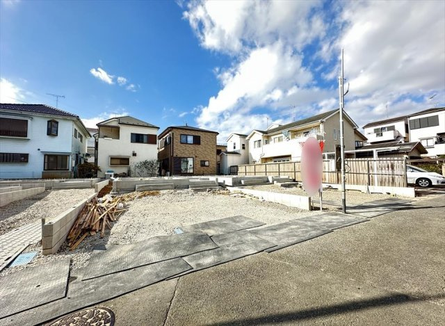 【外観】 | 富士見市水谷東1丁目　新築一戸建住宅　全4棟　(志木本店) | 販売現地／2025年12月6日撮影　
車の通りが少ない閑静な住宅地で永く快適にお住まいいただけます。