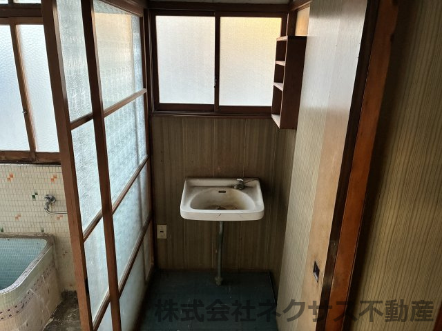 【中古住宅】中山町大字長崎字中川原戸建ての洗面所
