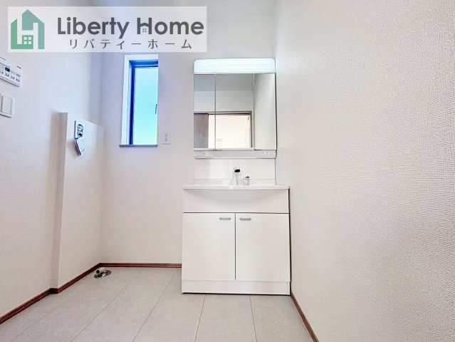 ひたちなか市足崎　新築戸建　B号棟の独立洗面台