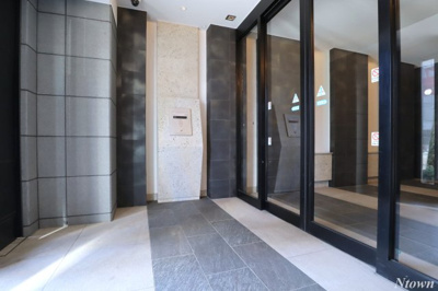 【エントランス】 | エステムコート名古屋グロース | 清潔なエントランスです